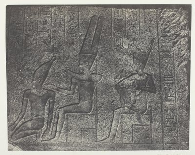 Palác Karnak, vnější sochy žulové svatyně; Thebes od Maxime Du Camp