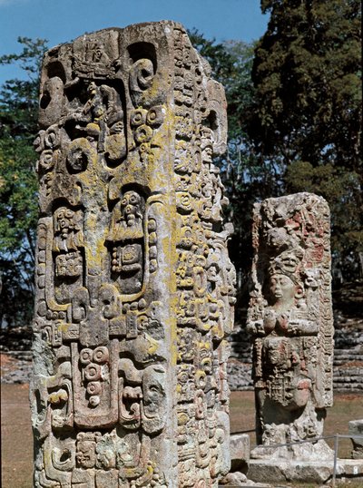Hvězdy A a C, Plaza de Ceremonias, 731 našeho letopočtu od Mayan