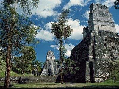 Chrám Tikal II neboli chrám masek, 7. až 8. století od Mayan