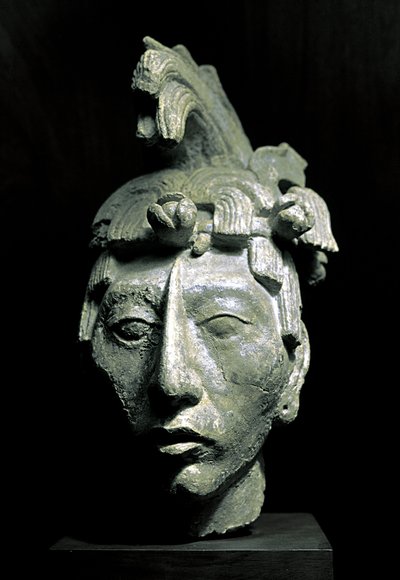 Hlava válečníka (socha, cca 683) od Mayan Mayan