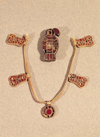Brož a náhrdelník ve tvaru orla, 4.-6. století (zlato & cloisonne smalt) od Merovingian