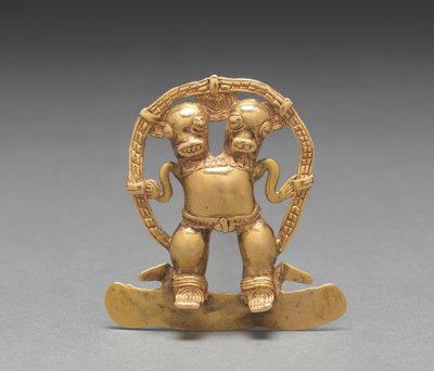 Dvouhlavý přívěsek na postavu, c. 700-1550 (lité a tepané zlato) od Mesoamerican Mesoamerican