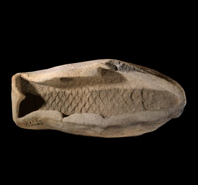 Mezopotámie: terakotová forma ve tvaru ryby. Kolem roku 1800 př.n.l. Z královských jídel paláce krále Zimri Lim v Mari. Paříž, muzeum Louvre od Mesopotamian