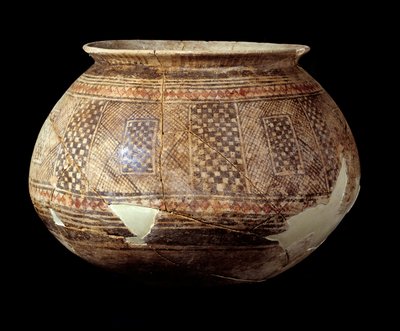 Orientální umění: Váza s geometrickým dekorem stylu Halaf (terakota, kolem 4500 př. n. l.) Mezopotámie nebo severní Sýrie. Paříž, Musee du Louvre od Mesopotamian Mesopotamian