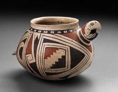 Miska pro ara Mogollon, Tardio Period, 1300-50 (hliněné nádobí s polychromovanou malbou) od Mexican School