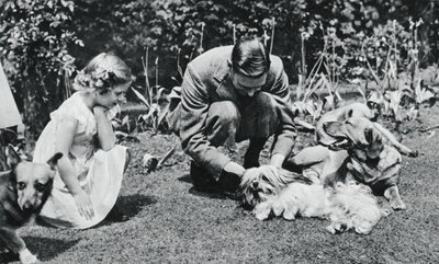 Král Jiří VI a princezna Margaret Rose, 1937. od Michael Chance