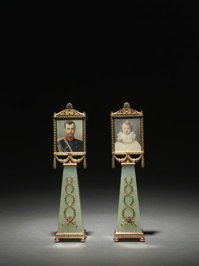 Zarámované miniatury: Portrét cara Mikuláše II. a Portrét velkovévodkyně Olgy, firma Peter Carl Fabergé od Michael Evlampievich Perkhin