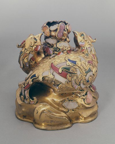 Čínská nádoba na víno z pozlacené mědi v podobě fénixů na skále od Ming Dynasty Chinese School