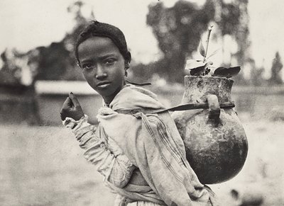 ‚Building an Empire‘ ve fašistickém věku: Habešská dívka, 09.05.1936 (černobílá fotografie) od Modestino Baldinetti