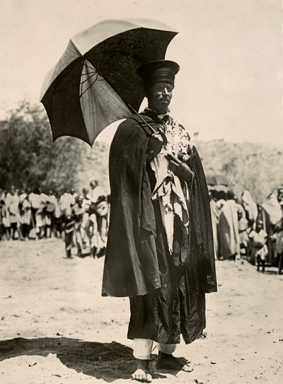„Budování říše“ ve fašistickém věku: habešský kněz, 09.05.1936 (černobílá fotografie) od Modestino Baldinetti
