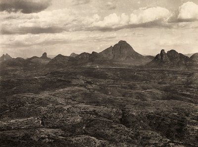 „Budování říše“ ve fašistickém věku: hory Adua, Etiopie, 09.05.1936 (černobílá fotografie) od Modestino Baldinetti