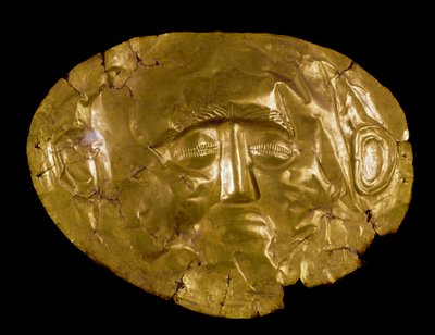 Mykénské umění: zlatá maska. Z místa Mycenes. 16. století př. n. l. Athény, národní archeologické muzeum – mykénské umění: zlatá pohřební maska z Mykén. 16. století před naším letopočtem. Národní archeologické muzeum, Atény, Řecko od Mycenaean