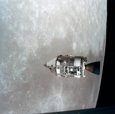 Velitelské a servisní moduly Apolla 15 na oběžné dráze Měsíce, 1971. od NASA Images