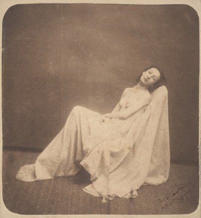 [Model v sedě, částečně zahalený], 1856-59. od Nadar