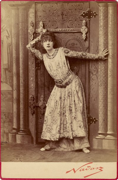 [Sarah Bernhardtová jako císařovna Theodora v Sardouově hře "Theodora"] od Nadar [Gaspard Félix Tournachon]