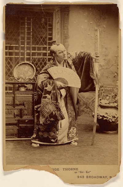 George (?) Thorne jako „Ko-Ko“ od Napoleon Sarony