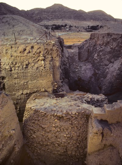 Výkop na neolitické archeologické lokalitě Jericho od Nathan Benn