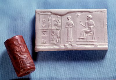 Mezopotámie: Pečeť z křemenného kamene a výlisek (otisk) představující postavu mluvící k božstvu. Novosumerské období (cca 2150-2000 př. n. l.) Ne. 0,030 m Paříž, Musee du Louvre od Neo Sumerian