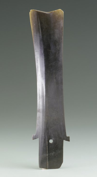 Sklízecí nůž (hu), kultura Qijia, cca 2500-2000 př.nl (nefrit) od Neolithic Period Chinese School