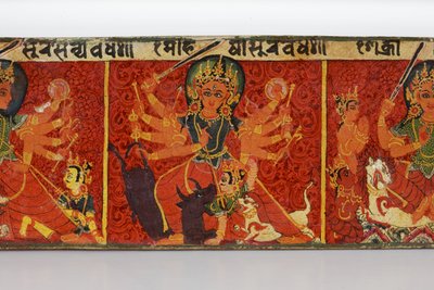 Detail z obálky rukopisu Devimahatmya (neprůhledné wc na dřevě) od Nepalese School