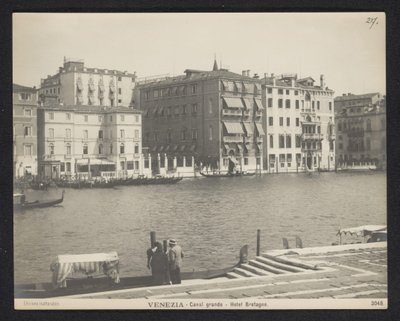 Exterieur van Hotel Bretagne te Venetië Venezia - Canal Grande - Hotel Bretagne (title on object)   1326986   cs       czech Successfully Translated  Original: Geisha and Peacock on Plum Tree Translat: Geisha and Peacock on Plum Tree 1363942 cs czech Succe od Neue Photographische Gesellschaft
