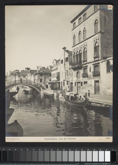 Exteriér Tintorettova domu v Benátkách Benátky - Casa del Tintoretto (název na objektu) od Neue Photographische Gesellschaft
