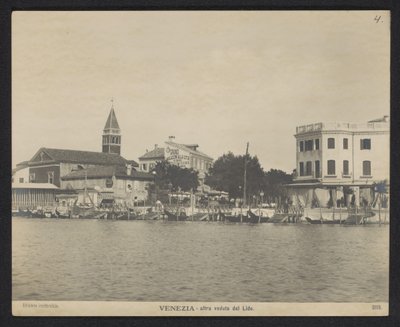 Pohled na nábřeží Lido Benátky - altra veduta del Lido (název na objektu) od Neue Photographische Gesellschaft