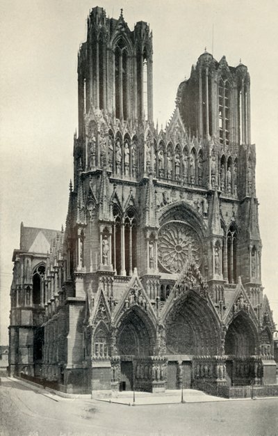 Velká gotická budova: Katedrála v Rheims, postavená ve 13. a 14. století, c1930. od Neurdein