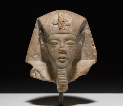 Hlava z achenstenova šabetu, asi 1352-1336 př. n. l. (vápenec) od New Kingdom Egyptian