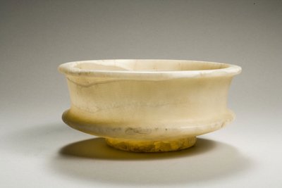 Tazza, 18.–19. dynastie, 1540–1186 př. n. l. (alabastr) od New Kingdom Egyptian