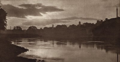 Na řece Tweed (čb fotografie) od Nichol Elliot