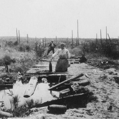 The Main Road, Hill 60, Belgie, první světová válka, c1914-c1918 od Nightingale and Co