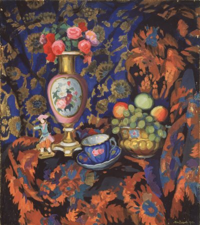 Zátiší s porcelánem a květinami, 1913 od Nikolai Semyonovich Zaytsev