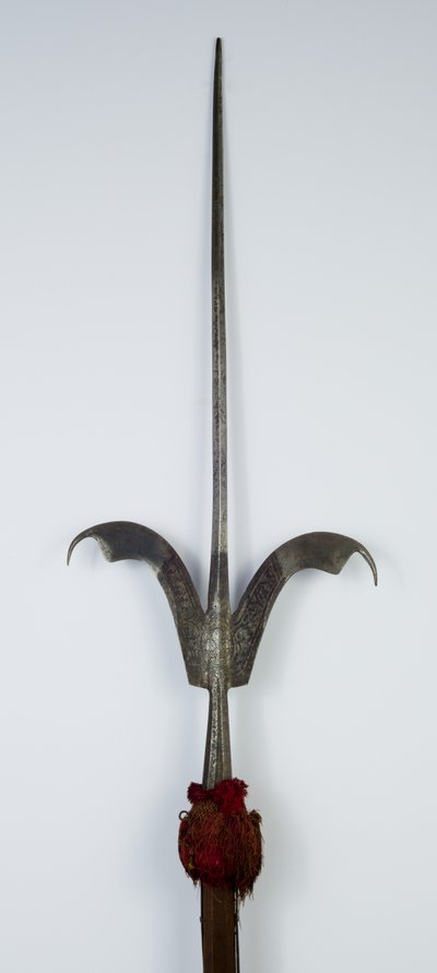 Friuli Spear (ocel, dřevo a látka se stopami zlacení) od Northern Italian School