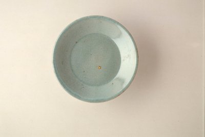 Vzácná mělká miska Ruyao (keramická) (viz také 466676) od Northern Song Dynasty Chinese School