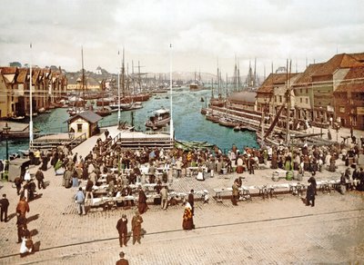 Fisketorget, Bergen, hospoda. c.1900 od Norwegian Photographer