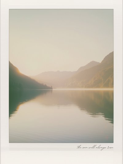 Východ slunce nad jezerem Misty Mountain od Ohkimiko
