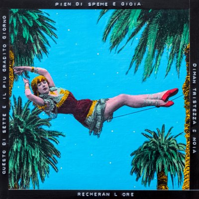 Village Saturday,2021 (kombinovaná technika na plátně) od Olivia Gozzano