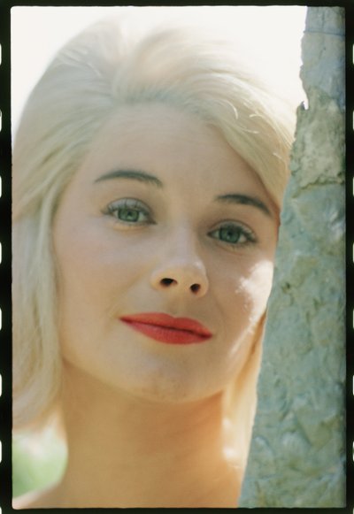 Hope Lange zblízka od Orlando Suero