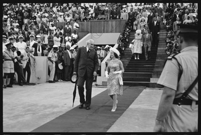 Princezna Margaret a premiér Bustamante slaví nezávislost Jamajky 1962 (černobílá fotografie) od Orlando Suero