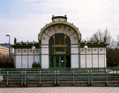 Pavilon Otto Wagnera na náměstí Karlsplatz od Otto Wagner