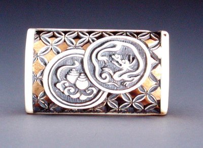 Netsuke s prolamovaným designem, c.1870 (jelení paroh) (líc 208395) od Ozaki Kokusai