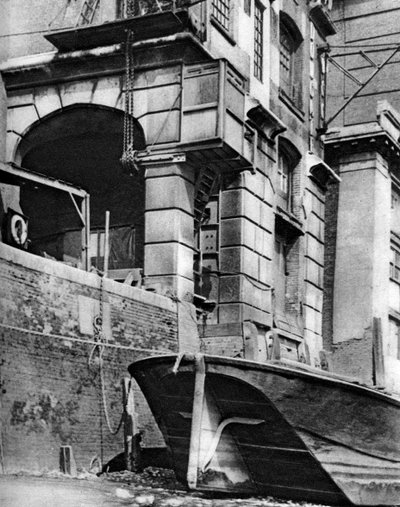 Zbytky obchodního sídla na straně Temže poblíž stanice Cannon Street, 1926-1927 od Paterson