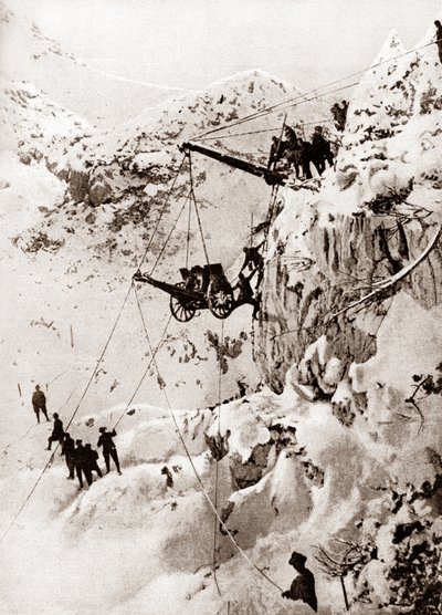 Postavení italského dělostřelectva na horském vrcholu, asi 1914-1918 (čb fotografie) od Patrice Cartier