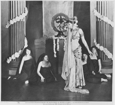 Mata Hari vystupuje v Musee Guimet, Paříž, 13. března 1905 od Paul Boyer
