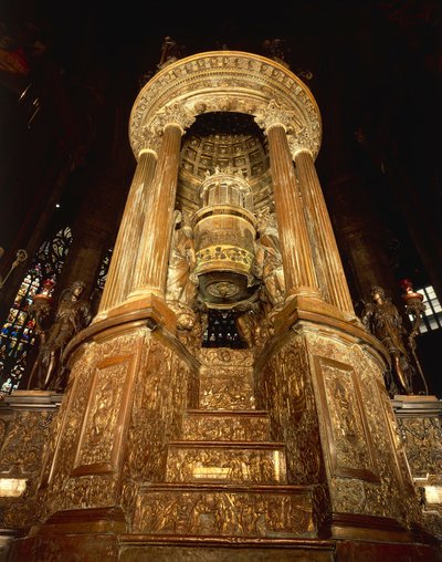 Itálie, Lombardie, Milán, interiér katedrály, ciborium od Pellegrina Tibaldiho známého jako „il Pellegrini“ od Pellegrino Tibaldi
