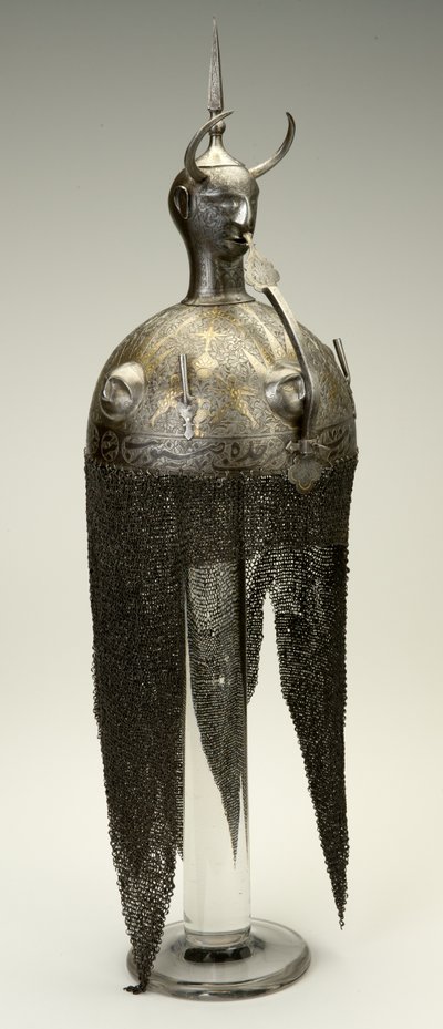 Kulah Khud, helma, cca 1700, upravena v 1800 (železo se zlatou a stříbrnou vložkou) od Persian School