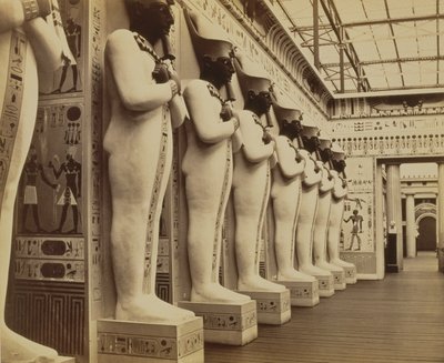 Egyptský dvůr a fasáda sálu Kolosů, Crystal Palace, Sydenham, 1854 od Philip Henry Delamotte