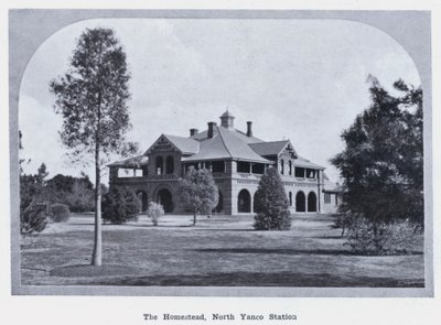 The Homestead, nádraží North Yanco (černobílá fotografie) od Photographer Australian