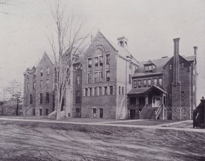 Kanada: Wycliffe College, Toronto (černobílá fotografie) od Photographer Canadian